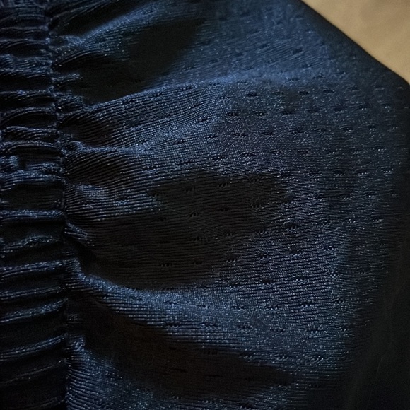 Boys Xl (14/16) fits like men’s small - Picture 5 of 5